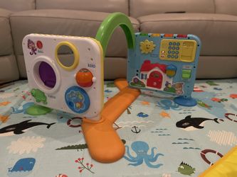 Fisher-Price Laugh & Learn Crawl-Around Activity Table 