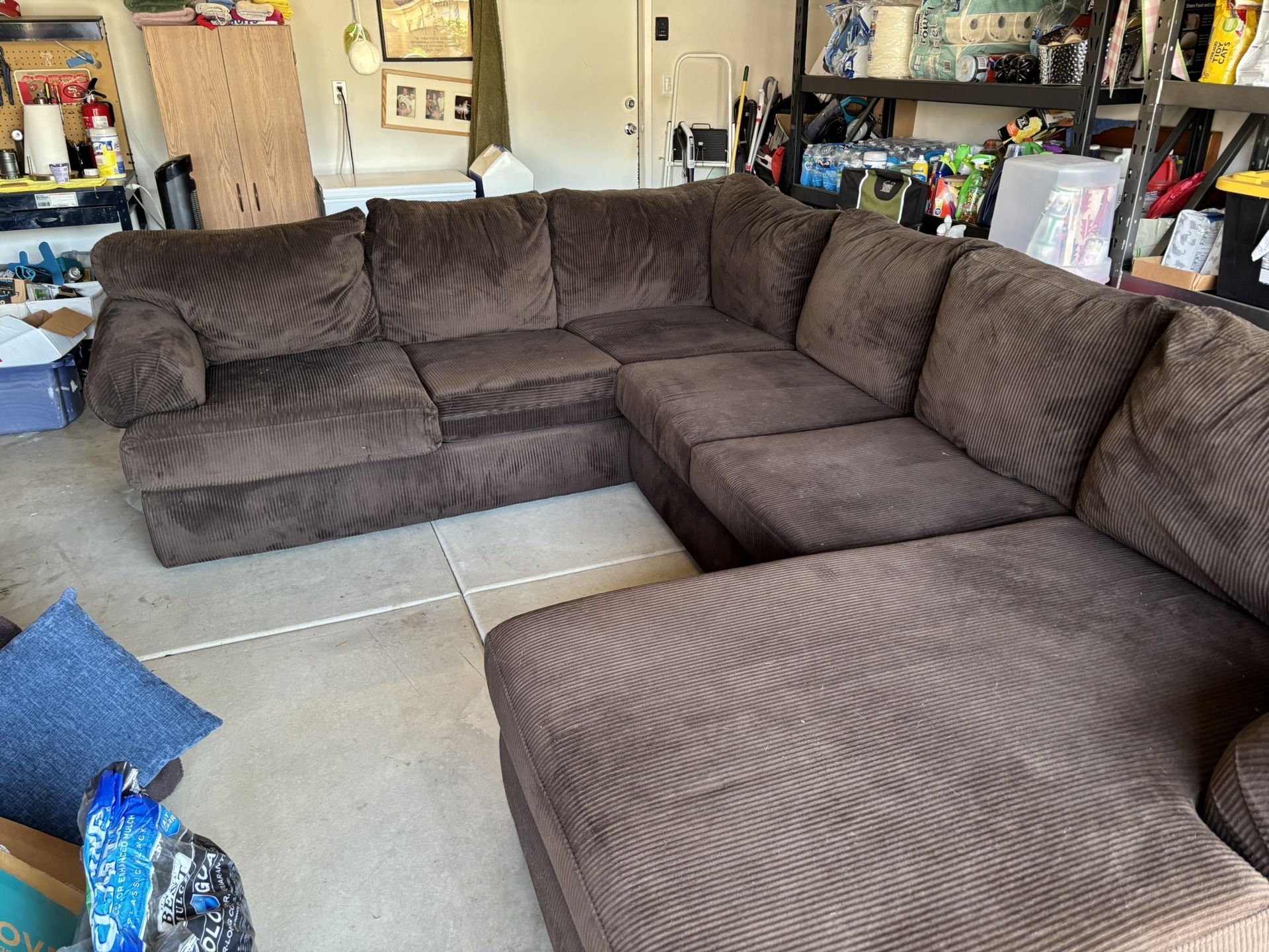 Good Condition Couch Sectional Corner Thingy