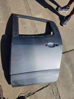 Gmc canyon Chevrolet colorado  drive  rear door oem 15   to 22