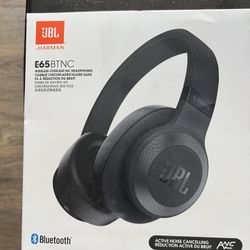 JBL Wireless And Wired Headphones 