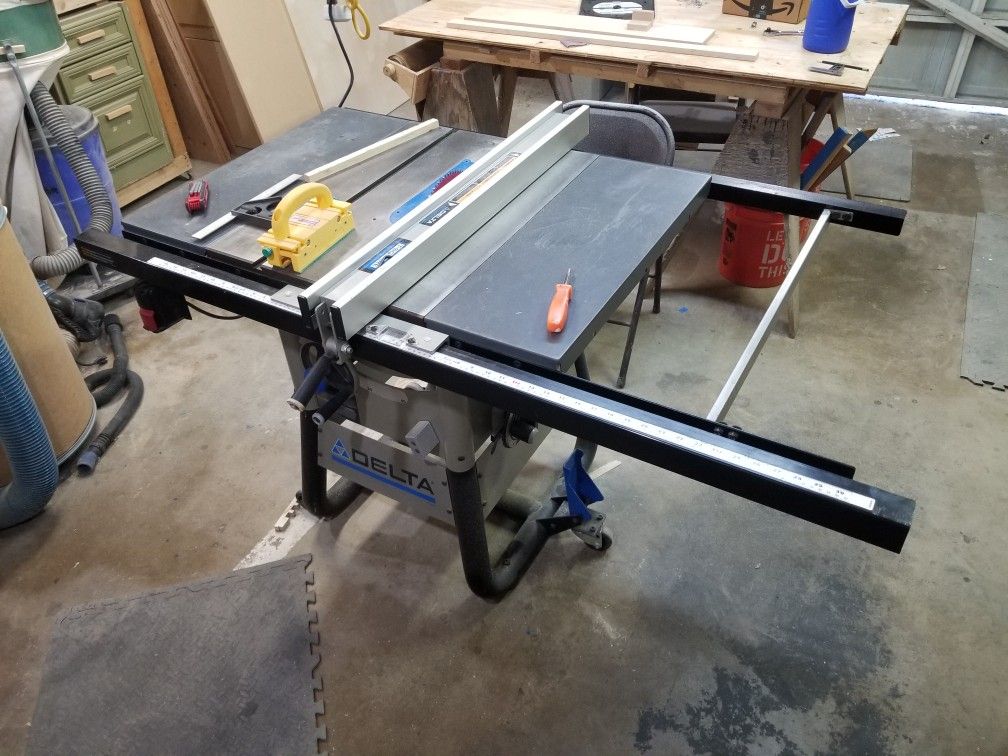 Delta 36725 10in table saw contractor hybrid cast iron top for Sale in