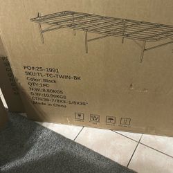 Twin Bed/ Airflow Mattress