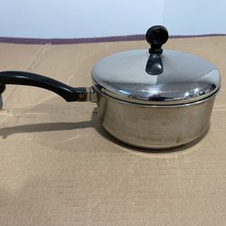 Farberware 2 Quart Sauce Pot With Lid/Vintage Stainless Steel Clad