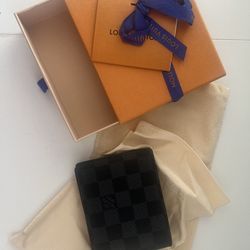 NEW Louis Vuitton Men’s Black Wallet