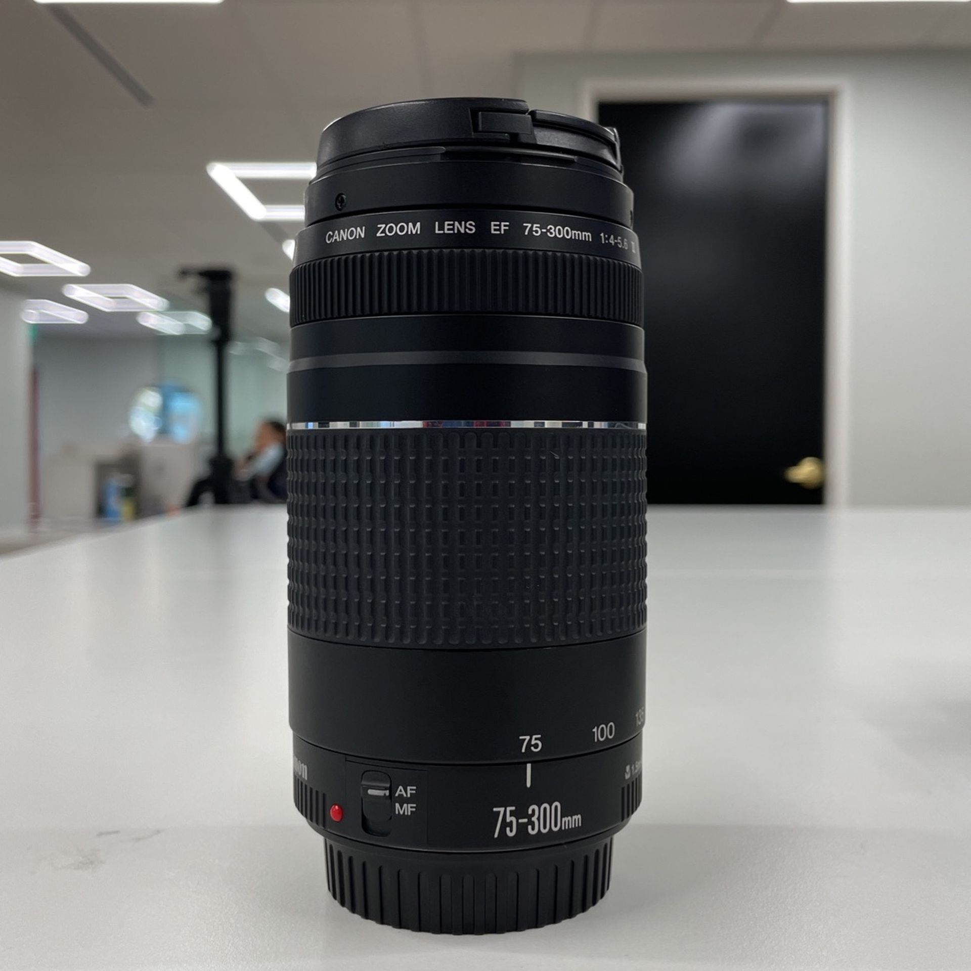 Canon lens 75-300mm 1:4-5.6