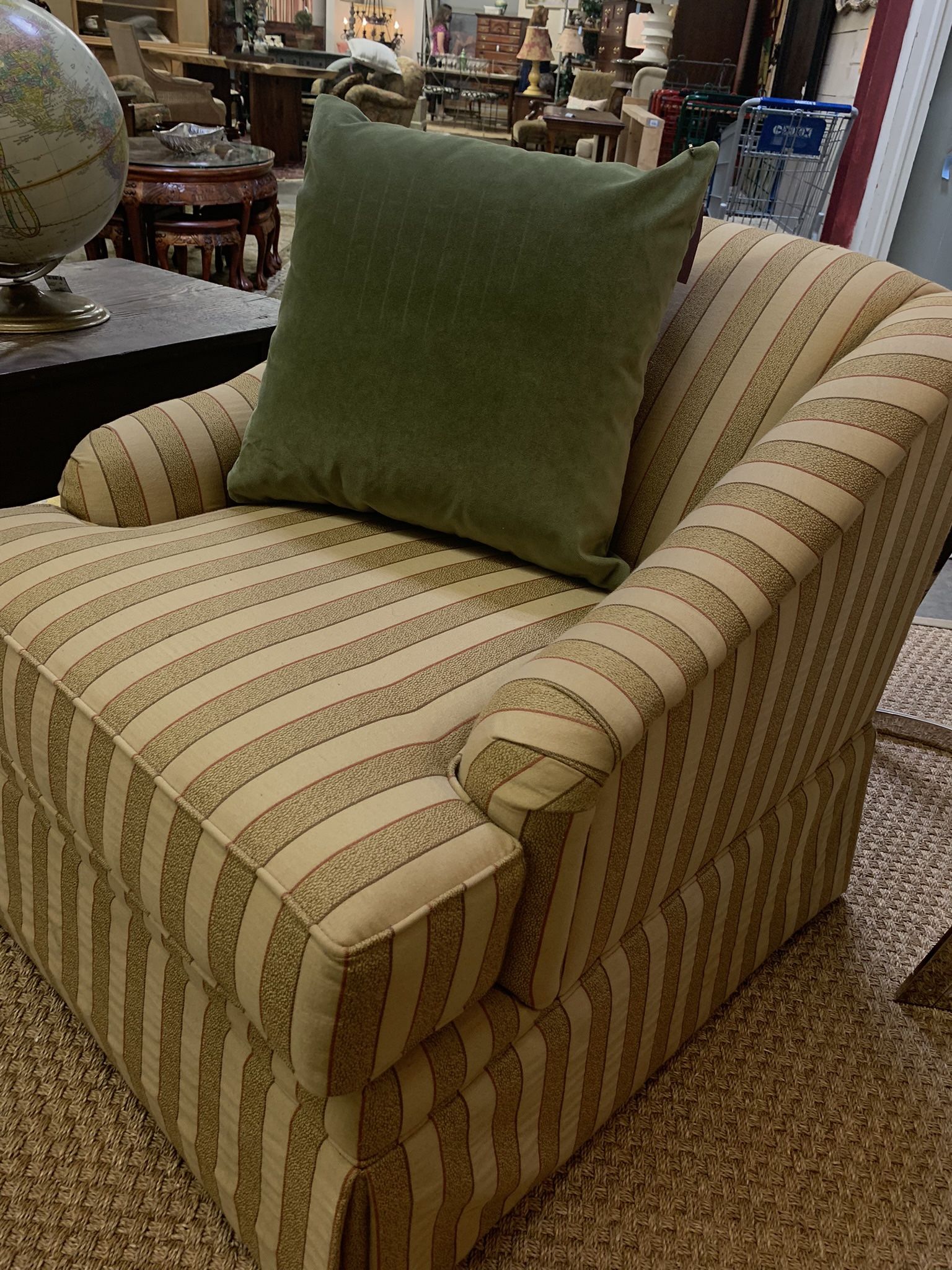 Comfortable Accent Sofa 