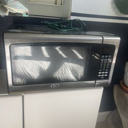 Oster Large Microwave Works Great $75 