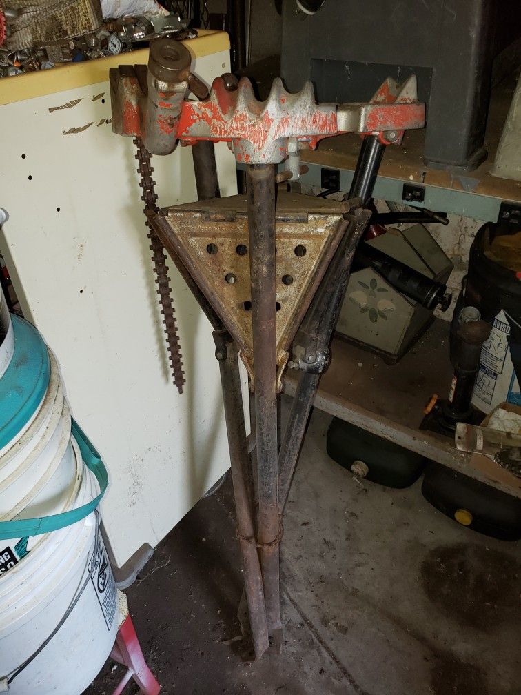 Ridgid chain vice tripod