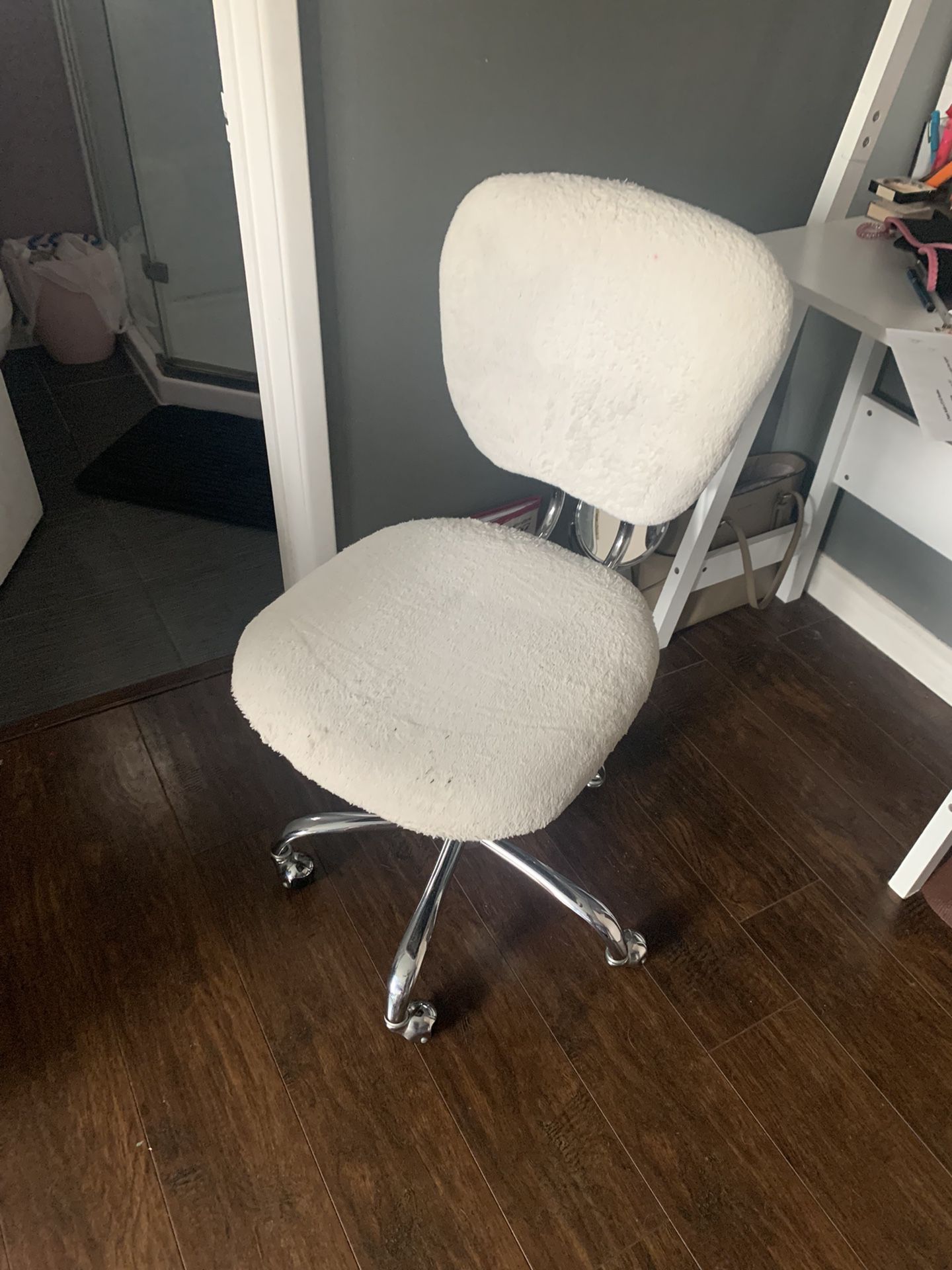 White Desk Chair