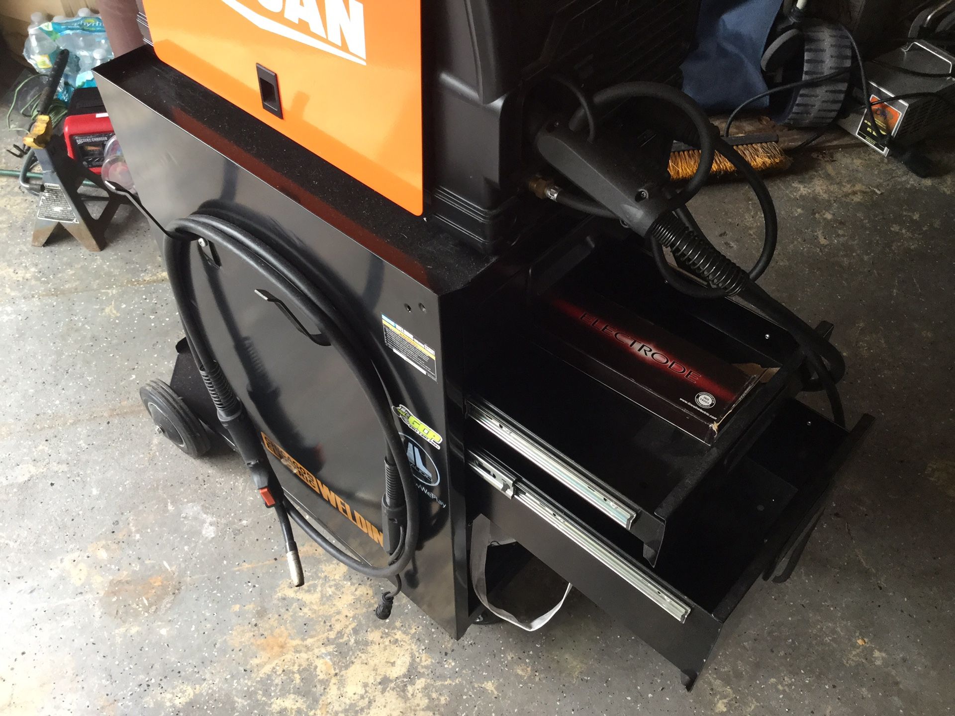 Proffessional Vulcan 220, Tig & MiG Welder with custom Cart (Excellent