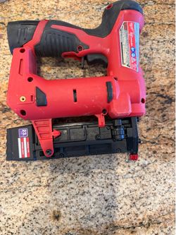 Milwaukee 23ga pin nailer