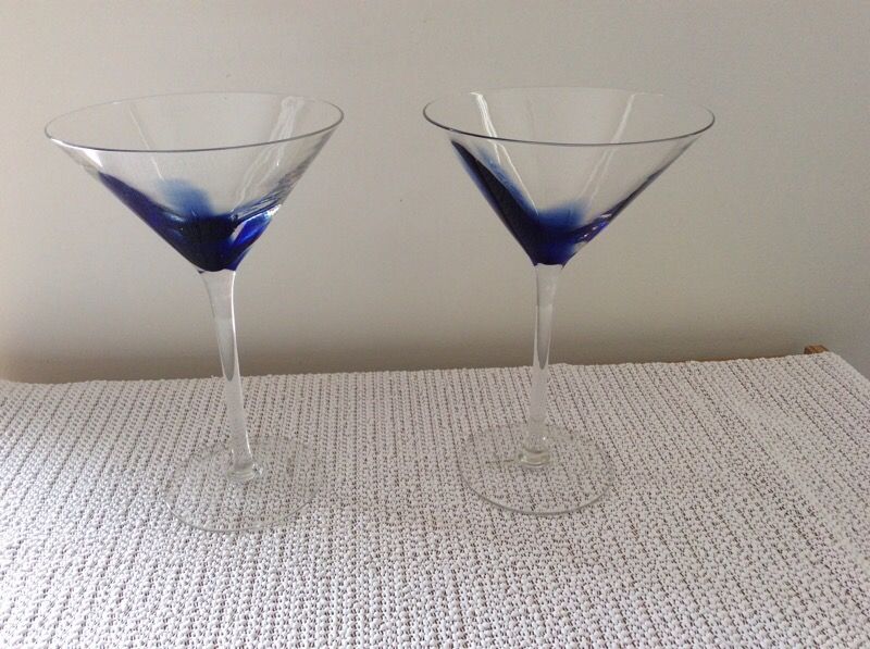 2 giant cocktail glasses