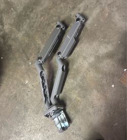 Computer monitor arms, heavy duty, supports up to 27 inch monitors with no issue