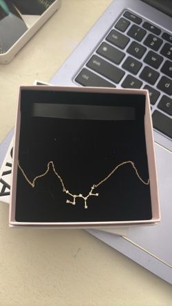 10kt diamond sagittarius necklace asking 200$ or best offer asap pickup