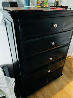 Black & white 5-Drawer Tall Dresser