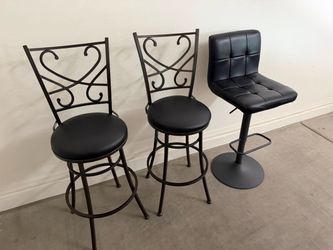 Set of 2 Metal Swivel Bar Stools