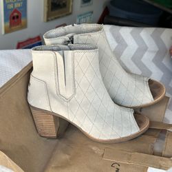 Tom’s Small Boots 