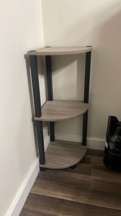 2 Corner shelves