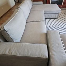 LIGHT GREY SECTIONAL LIVING ROOM SET.....$ 500