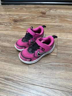Toddler Girl Nikes Size 8C - Like New