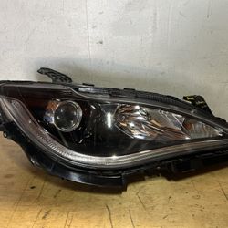 2017 2018 2019 2020 Chrysler Pacifica Passenger Side Headlight LED 