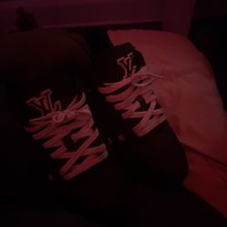 LV Trainers Size 8