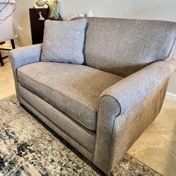 La-Z-Boy Loveseat Gray/Beige Color- Excellent Condition; Like New
