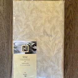 NEW! Tablecloth, vinyl, 70 inch