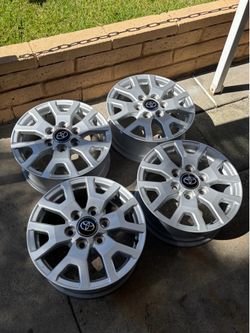 2025 Toyota Tacoma SR5 OEM 17” Wheels