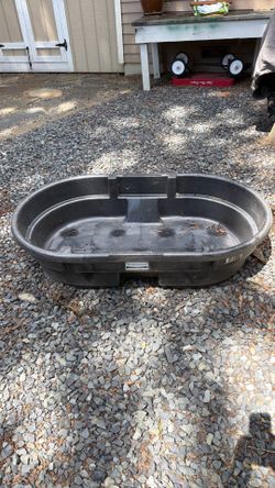Rubbermaid 50 gal commercial feeder