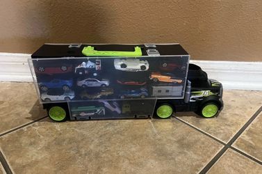 Dickie Toys Carry & Store Transporter Truck Includes 30 Vehicles