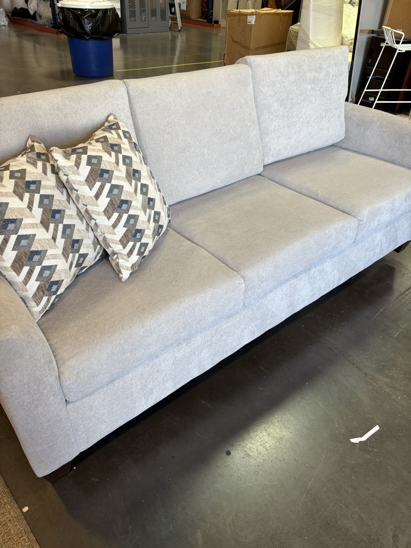 Couch 🛋️ Chairs