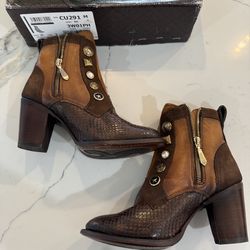 Cuadra women’s boots size 9
