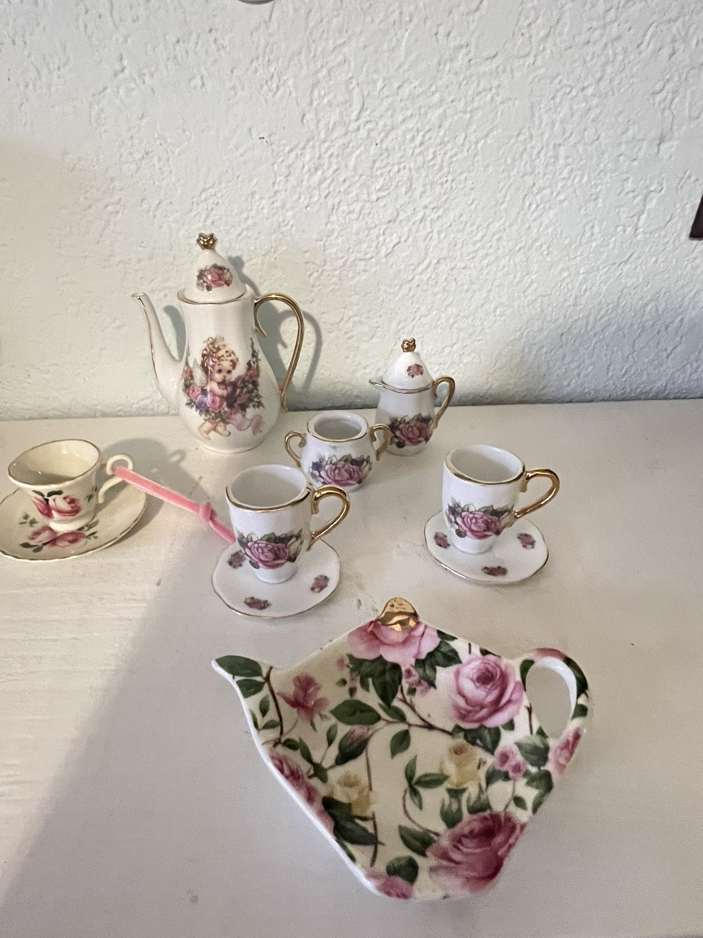 Girls Vintage Porcelain Child's Play Tea Set