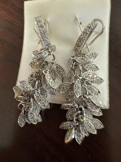 14 karat white gold diamond earrings