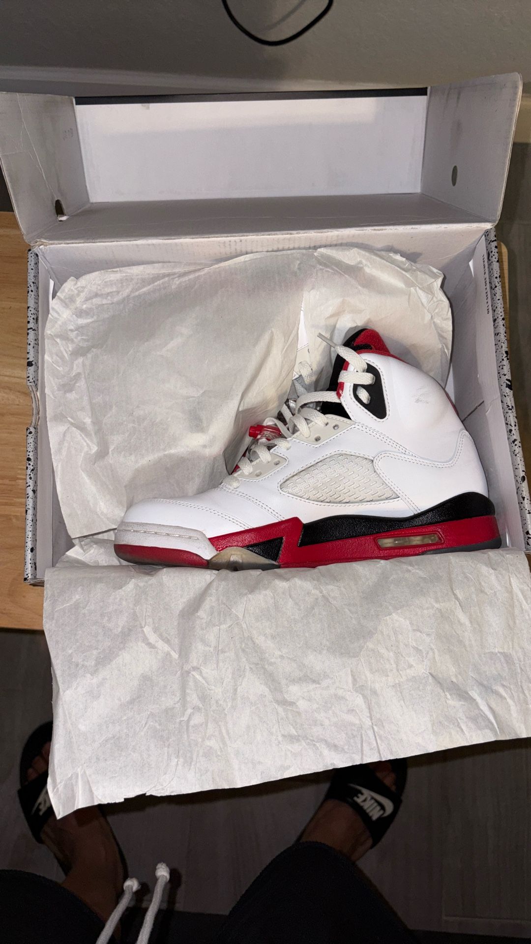 Air Jordan 5s RETRO Size 81/2
