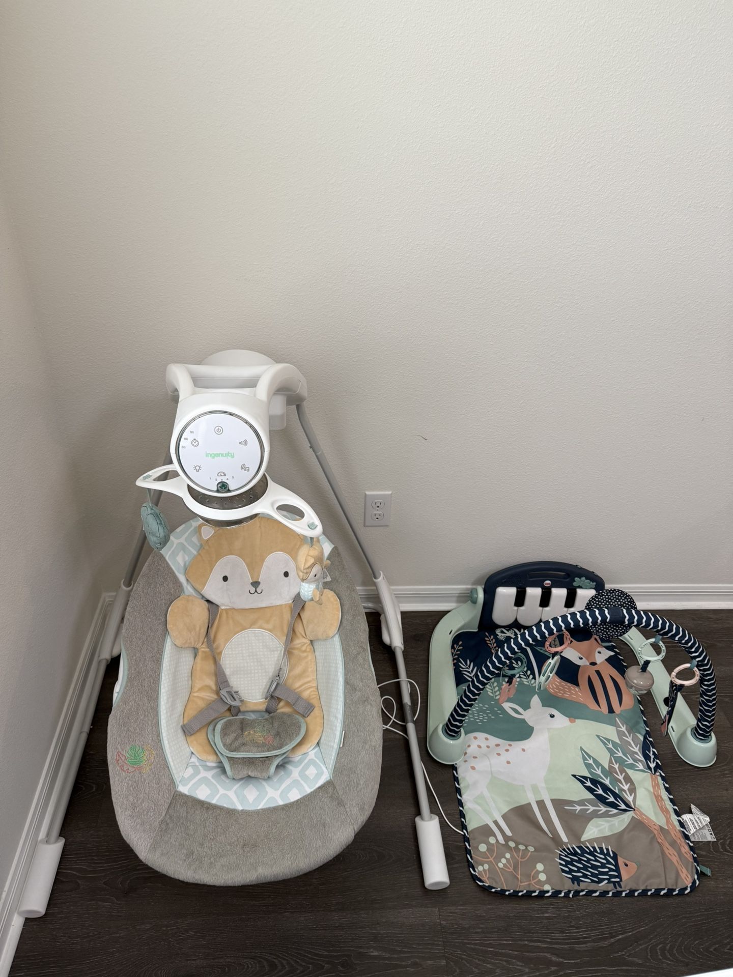 Ingenuity Inlighten Swing And Kick 'n Play
