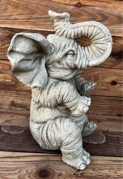 Resin Elephant Garden Decor 17”