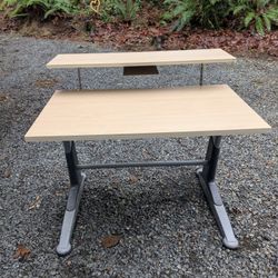 Heavy Duty Solid Desk