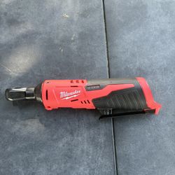 Milwaukee M12 12V Lithium-Ion Cordless 3/8 in. Ratchet