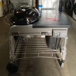 Weber Performer Deluxe 22inch Grill