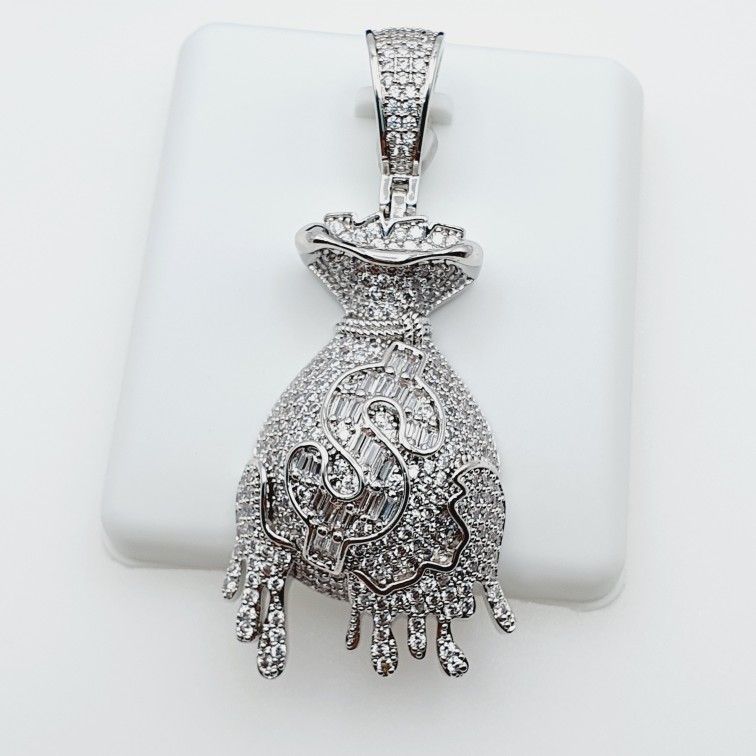 "925 Sterling Silver Plated CZ Pendant, EVBRS624
 
 