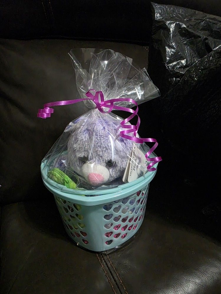 Valentines Day Baskets $10 EACH OR $15 FOR BOTH FIRM