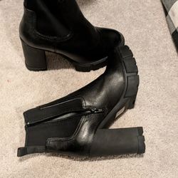Aldo- Black Chunky High Heel