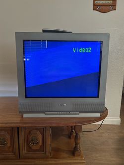 SANYO CRT TV w/ Remote