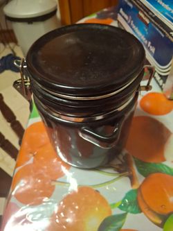 Sugar bin with lid