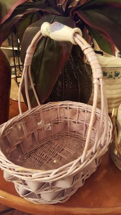 Purple basket with plastic lining and ceramic handle 12x10x8