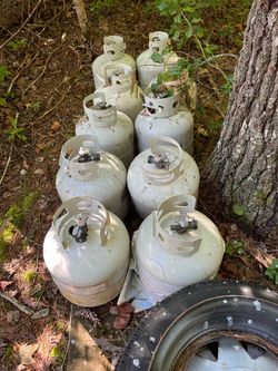 Propane Tanks 20lbs. Some Empty $10 Some 1/2Full $20 Some Full $30 OBO!