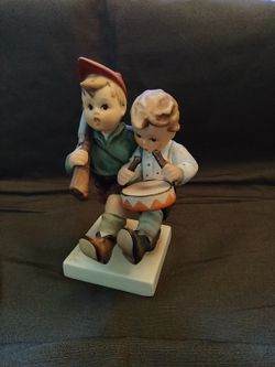 Volunteers Hummel Figurine, #50 3/0
