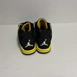 Jordan 4 Thunder(2023)